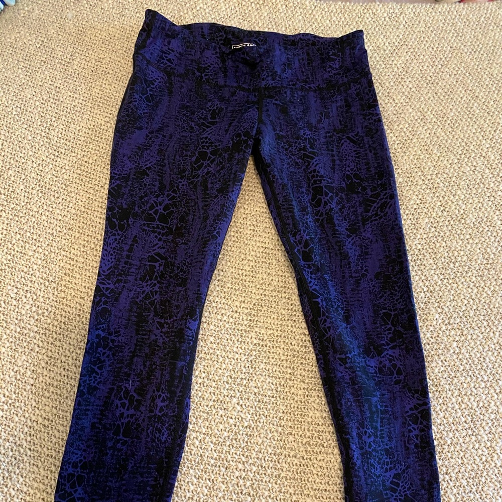 Kirkland Small Workout Leggings